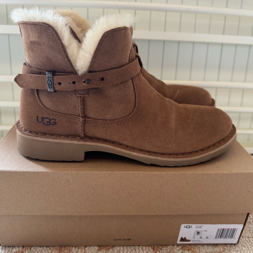 UGG Elisa Brown Ankle Boots with Shearling Lining